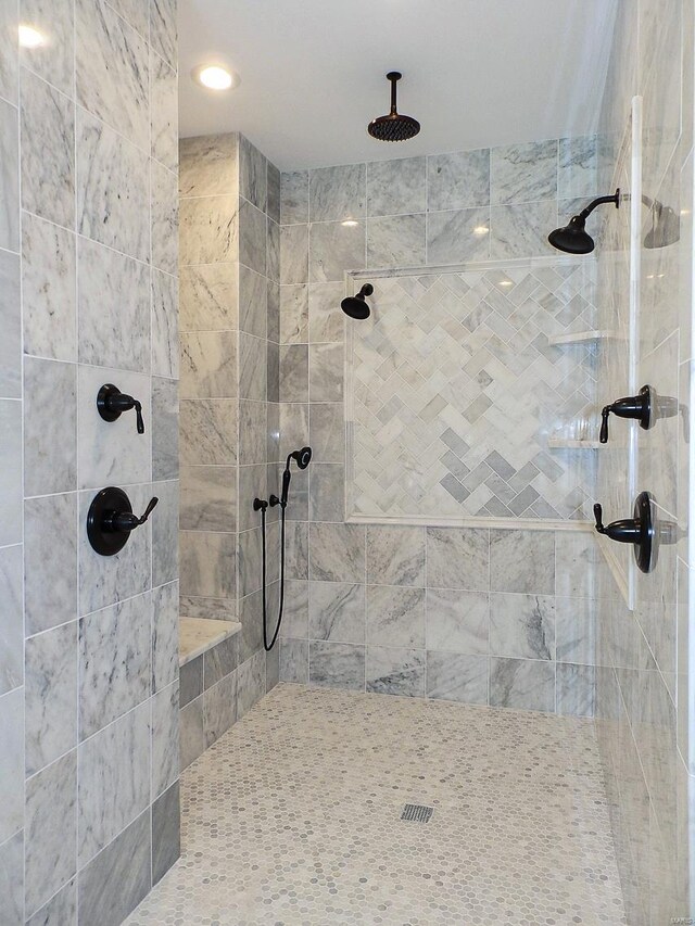 267 Saint Andrews Dr, Saint Albans, MO 63073 - full bathroom with a tile shower