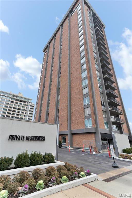 200 S Brentwood Unit 12F, Saint Louis, MO 63105 - view of apartment building / complex