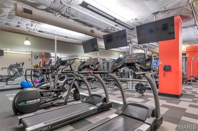200 S Brentwood Unit 12F, Saint Louis, MO 63105 - gym featuring carpet flooring