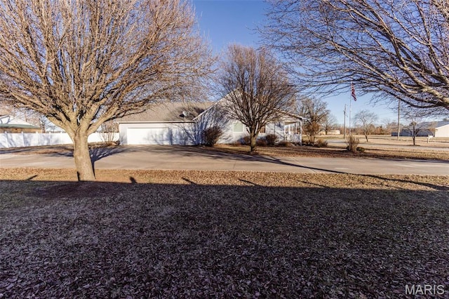 702 S 525th Rd, East Prairie, MO 63845 - view of front facade featuring driveway