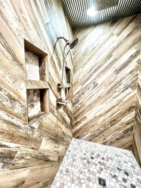 792 County Road 466, Poplar Bluff, MO 63901 - bathroom view of a tile shower