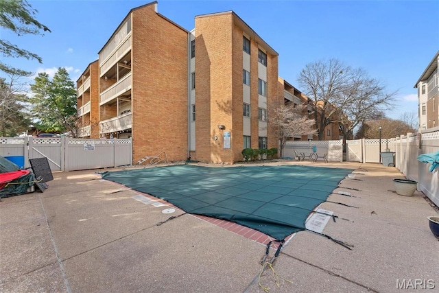 950 E Rue De La Banque Unit 110, Creve Coeur, MO 63141 - community pool featuring a patio area