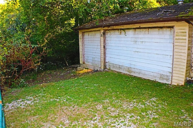 2202 Holland St, Alton, IL 62002 - view of detached garage