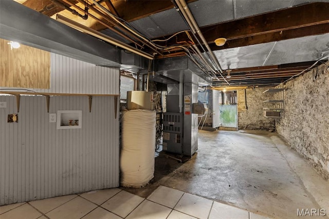 2811 Shenandoah Ave, Saint Louis, MO 63104 - unfinished basement featuring heating unit
