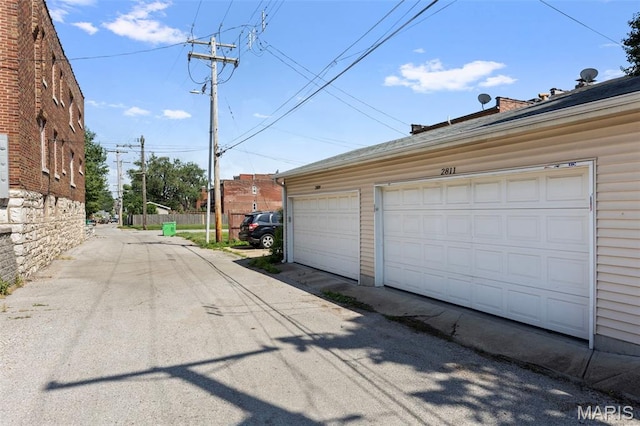 2811 Shenandoah Ave, Saint Louis, MO 63104 - view of garage