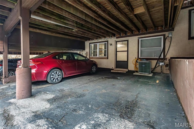 13459 Coliseum Dr, Chesterfield, MO 63017 - garage featuring a carport