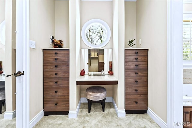 16 Holiday Ln, Saint Louis, MO 63131 - detailed view of carpet and baseboards