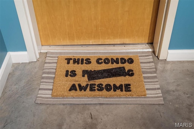901 Washington Ave Unit 304, Saint Louis, MO 63101 - detailed view of concrete floors and baseboards