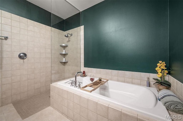 901 Washington Ave Unit 304, Saint Louis, MO 63101 - full bath with a garden tub and tiled shower
