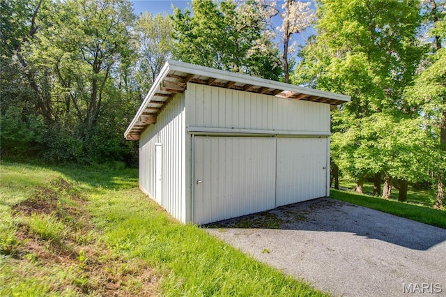 40 Country Ln, Wood River, IL 62095 - view of outdoor structure with an outdoor structure