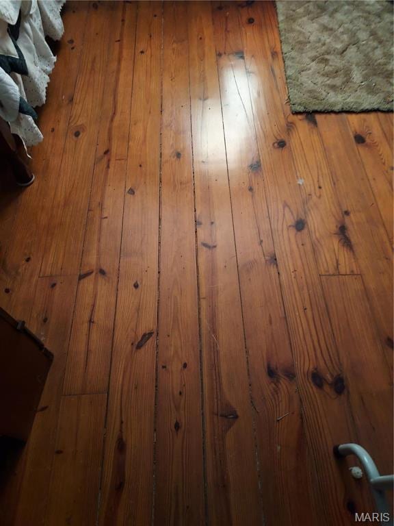 2106 Lackland Rd, Saint Louis, MO 63114 - detailed view of wood finished floors