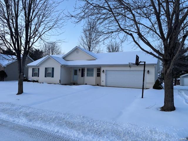 207 Debra Dr, Albers, IL 62215 - single story home featuring a garage