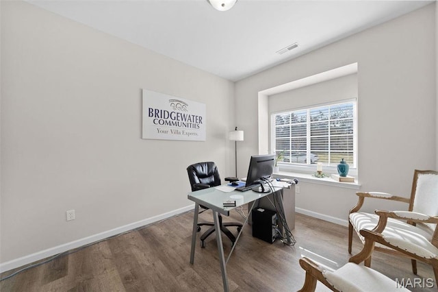 885 Walter Way, Washington, MO 63090 - home office featuring wood finished floors and baseboards