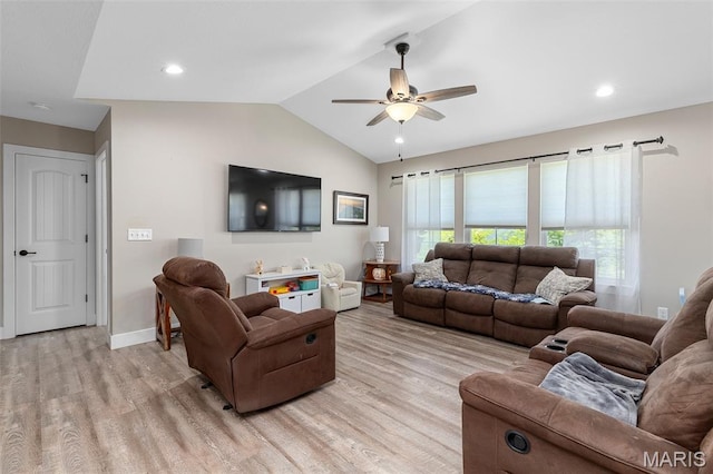 135 Mary Catherine, Waynesville, MO 65583 - living area featuring light wood-style floors, a ceiling fan, vaulted ceiling, and recessed lighting