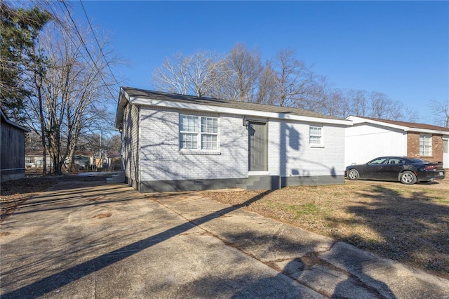 2347 Arkansas Ave, Poplar Bluff, MO 63901 - ranch-style house with crawl space, entry steps, and brick siding