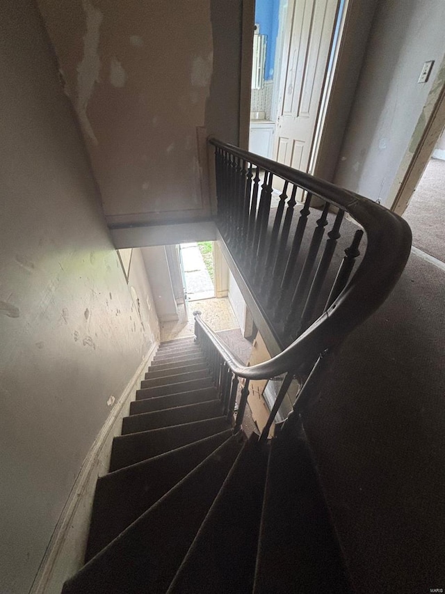 1809 Chestnut St, Hannibal, MO 63401 - stairs with carpet floors