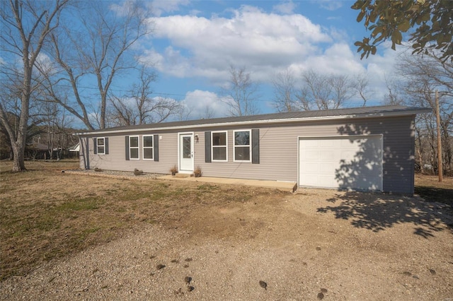 20 W Broadway, Ellsinore, MO 63937 - single story home featuring driveway and a garage