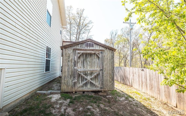16855 Lemming Ln, Saint Robert, MO 65584 - view of shed with fence