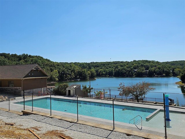 911 Long Bow Dr, Lake Sherwood, MO 63357