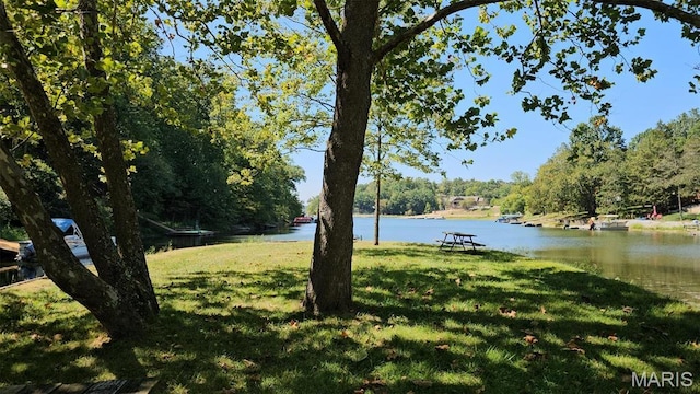 911 Long Bow Dr, Lake Sherwood, MO 63357