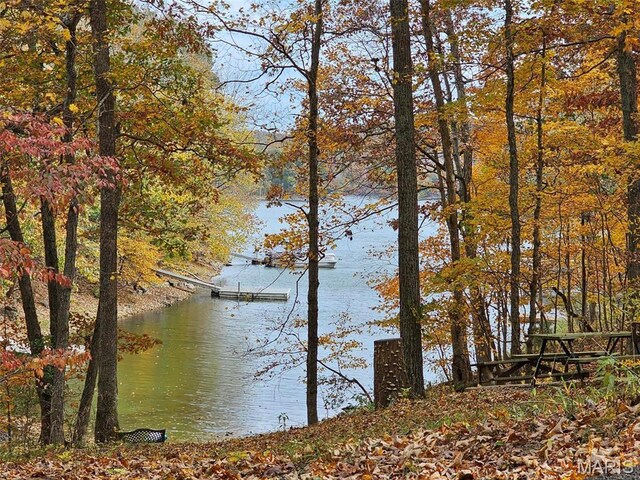 911 Long Bow Dr, Lake Sherwood, MO 63357