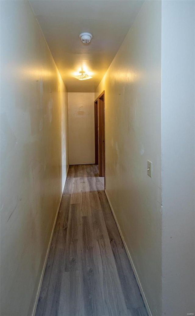 670 S Main St, Saint Clair, MO 63077 - hall featuring wood finished floors and baseboards