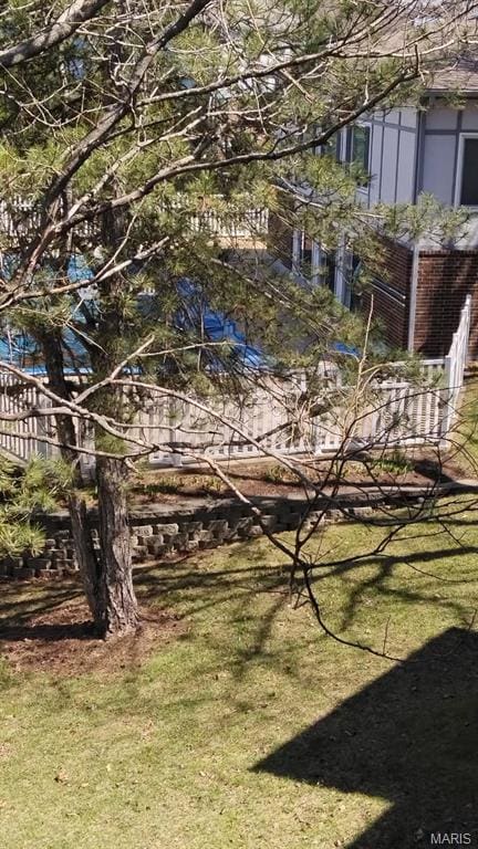 2316 Seven Pines Dr Unit 6, Saint Louis, MO 63146 - view of green lawn