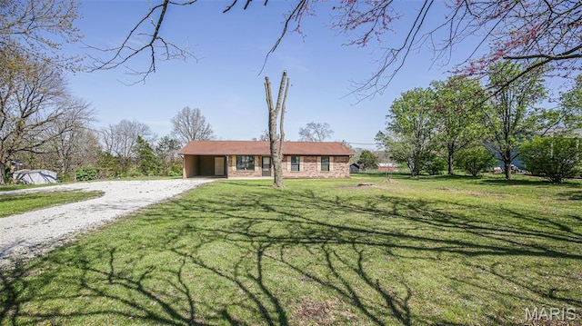13060 Kimberly Ln, De Soto, MO 63020 - single story home featuring driveway and a front lawn