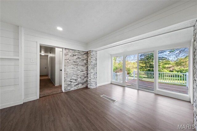 1919 Parker Rd, Saint Louis, MO 63138 - unfurnished room featuring wood finished floors, baseboards, and recessed lighting