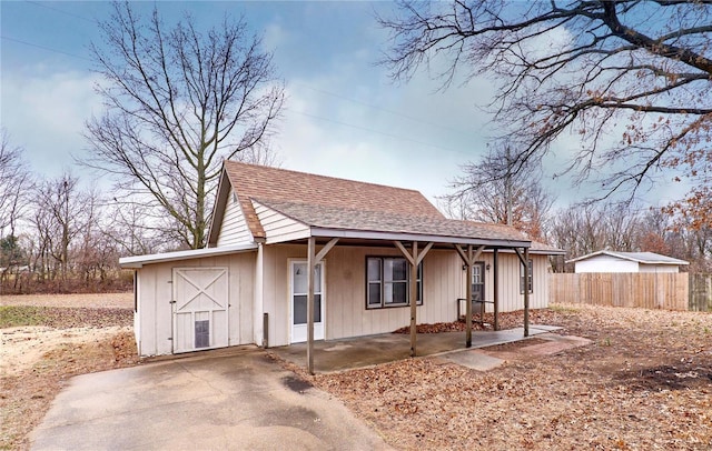 1991 State Highway H, Sikeston, MO 63780 - view of front of house featuring fence and roof with shingles