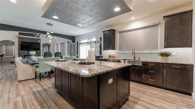 417 Hamlet Ct, Lake St Louis, MO 63367