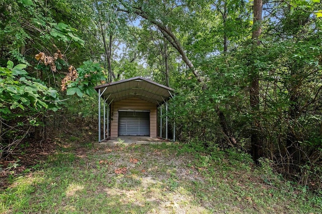 garage featuring a garage