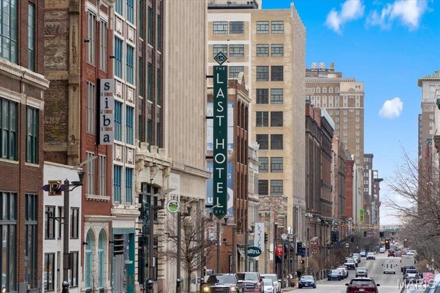 1619 Washington Ave Unit 805, Saint Louis, MO 63103 - view of building exterior with a city view