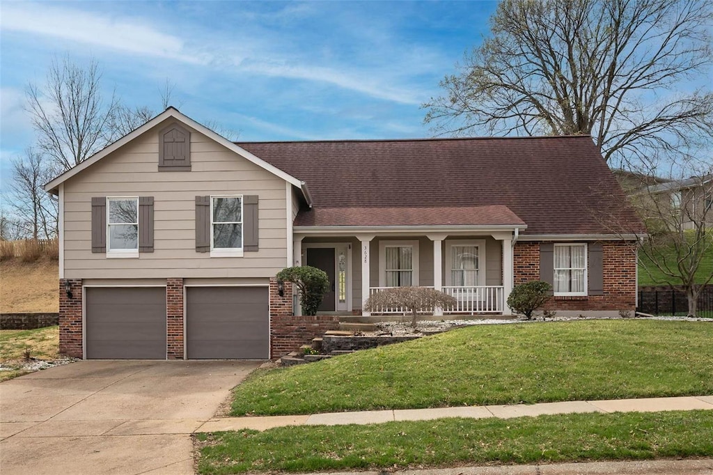 3628 Whispering Ridge Ln, Saint Louis, MO 63129
