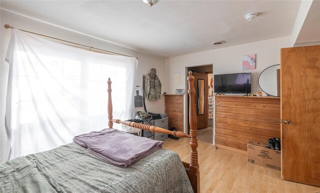 20020 Buffer Ln, Waynesville, MO 65583 - bedroom with light wood-style flooring