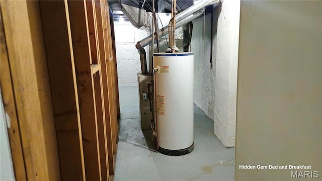 6522 Bartmer, University City, MO 63130 - utilities featuring gas water heater