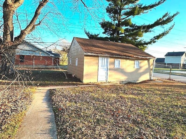 700 Pershing St E, St Louis, IL 62203 - view of outdoor structure featuring fence