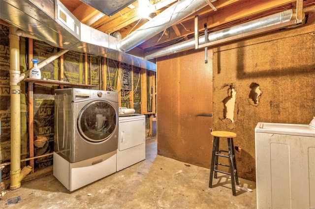 8 Crescent Dr, Viburnum, MO 65566 - unfinished below grade area featuring washing machine and clothes dryer