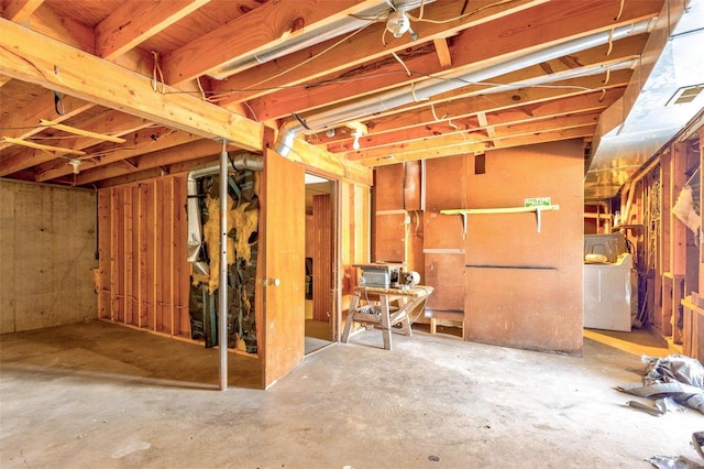 8 Crescent Dr, Viburnum, MO 65566 - unfinished below grade area with washer / dryer