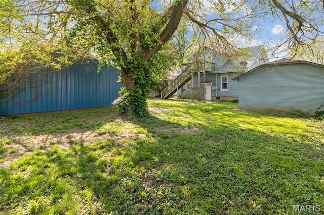 205 W 2nd St N, Wright City, MO 63390 - view of green lawn with stairs