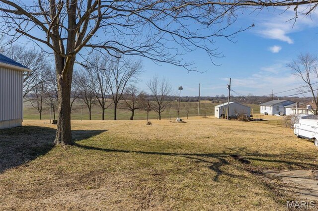 215 Virginia St, Saint Genevieve, MO 63670 - view of grassy yard