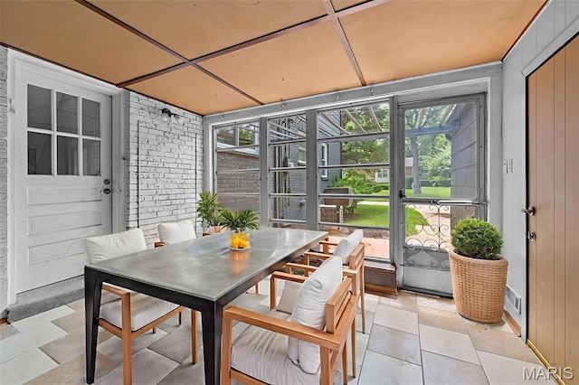 1247 Charlane Ct, Saint Louis, MO 63119 - sunroom / solarium featuring outdoor dining area