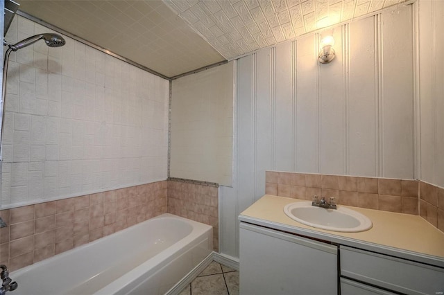 342 N Adams Ave, Lebanon, MO 65536 - full bath featuring a tub, tile patterned flooring, and vanity