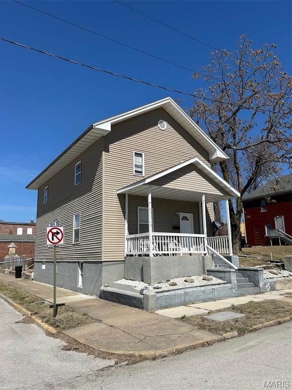 618 Church St, Hannibal, MO 63401 - view of front of home with covered porch