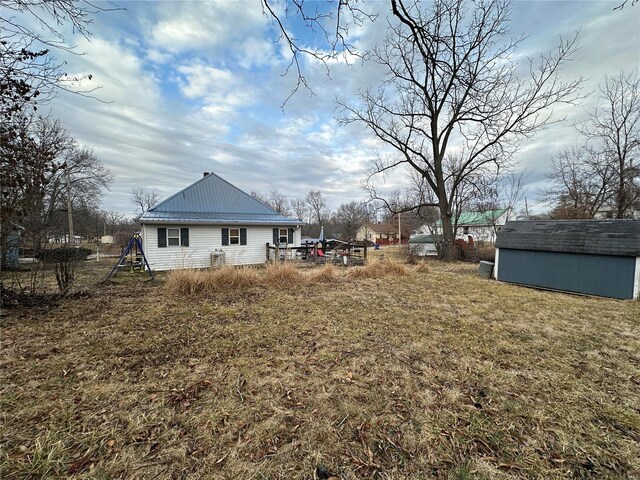 807 E 4th St, Salem, MO 65560 - view of yard featuring a storage shed and an outbuilding