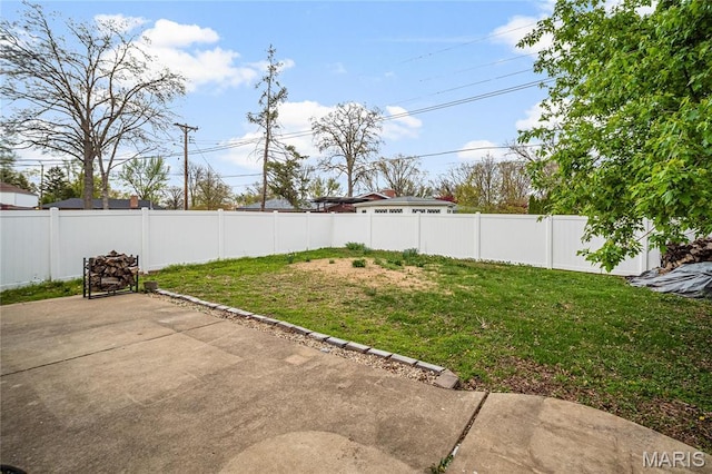 5816 Jamieson Ave, Saint Louis, MO 63109 - view of yard featuring a patio area