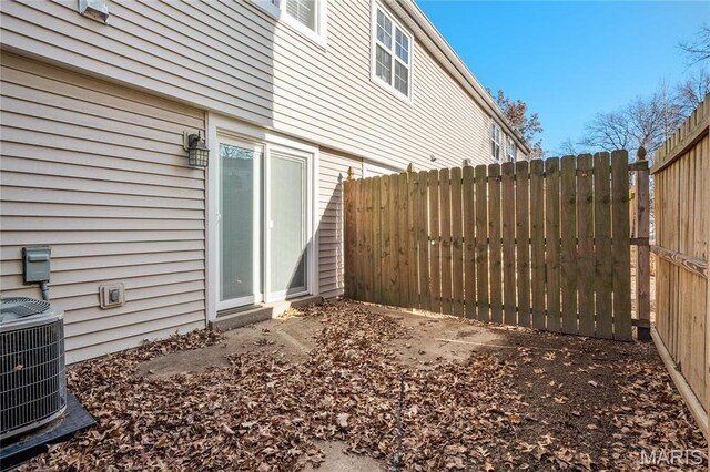 1508 Swallow Dr, Saint Louis, MO 63144 - view of yard with central AC unit