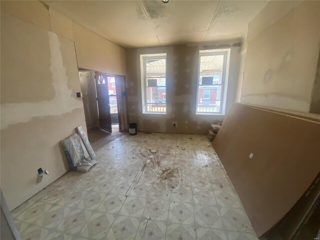 5232 Cote Brilliante Ave, Saint Louis, MO 63113 - unfurnished dining area featuring light flooring