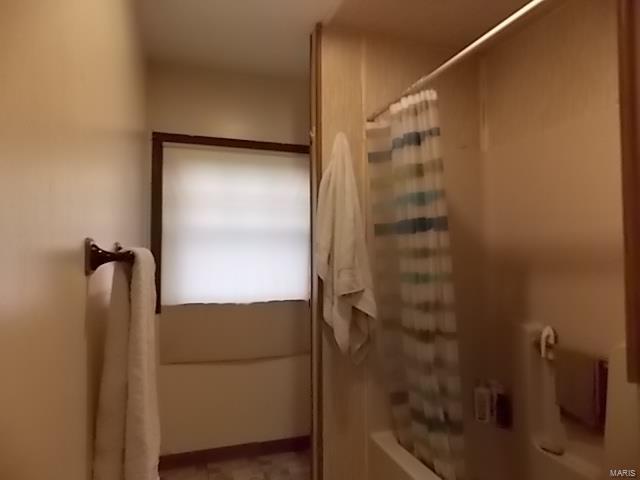 109 E Hicks, Cardwell, MO 63829 - bathroom with shower / tub combo