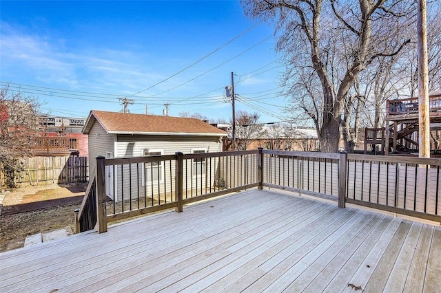 1317 Shenandoah Ave, Saint Louis, MO 63104 - wooden terrace featuring an outbuilding